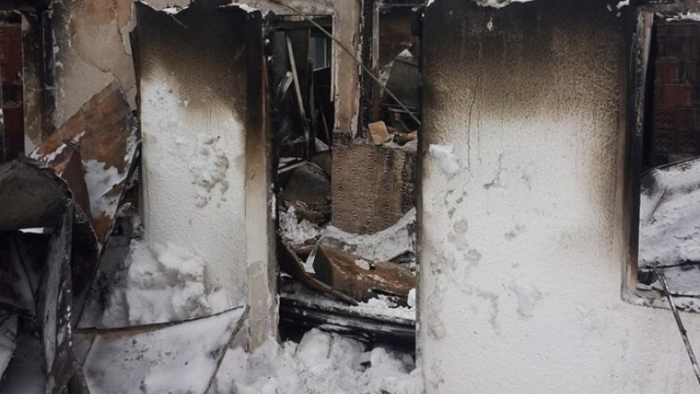 FOTO. Interventie a pompierilor impiedicata de zapada Imagine