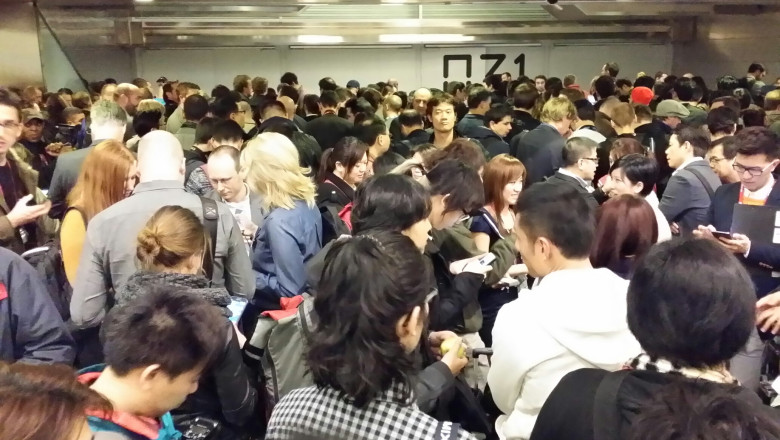 FOTO. La „coada” pentru lansarea Samsung Galaxy S5 Imagine