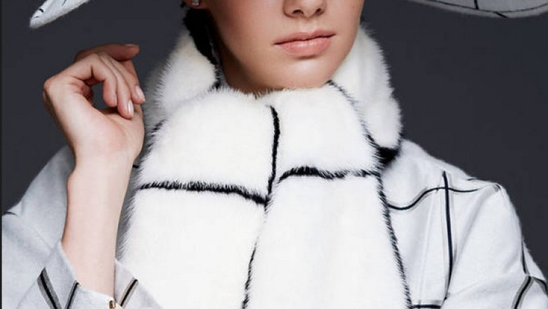 FOTO. Nepoata actritei Audrey Hepburn, pe coperta revistei Harper's Bazaar   Imagine