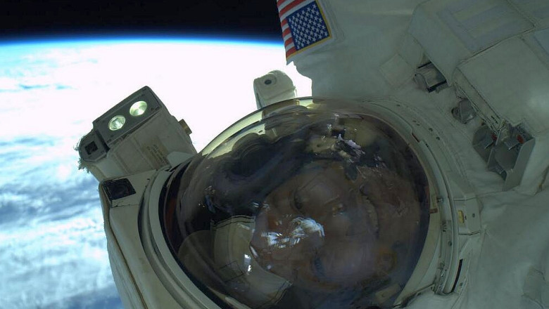 FOTO Primul selfie in spatiu: Un astronaut american s-a fotografiat langa Statia Spatiala Internationala Imagine