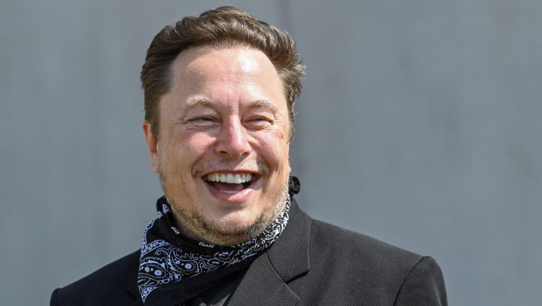 FOTO Reactia ironica a lui Elon Musk dupa ce Twitter a amenintat ca il da in judecata Imagine
