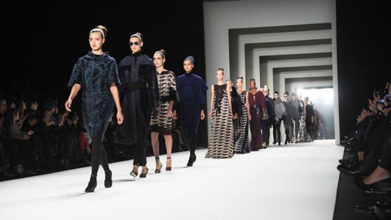 FOTO Saptamana modei de la New York. Colectia toamna - iarna, semnata Carolina Herrera Imagine
