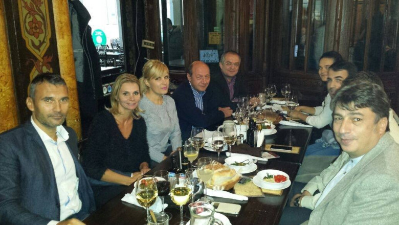 FOTO. Traian Basescu, din nou la restaurant cu Elena Udrea Imagine