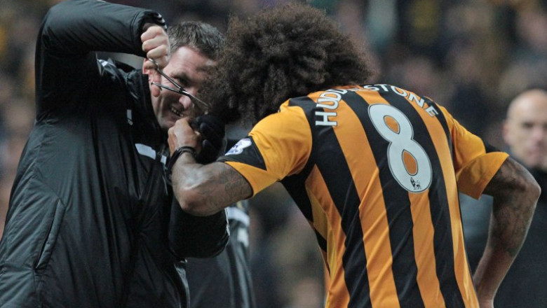 FOTO. Un britanic a platit 6.300 de lire pentru o suvita din parul fotbalistului Tom Huddlestone Imagine