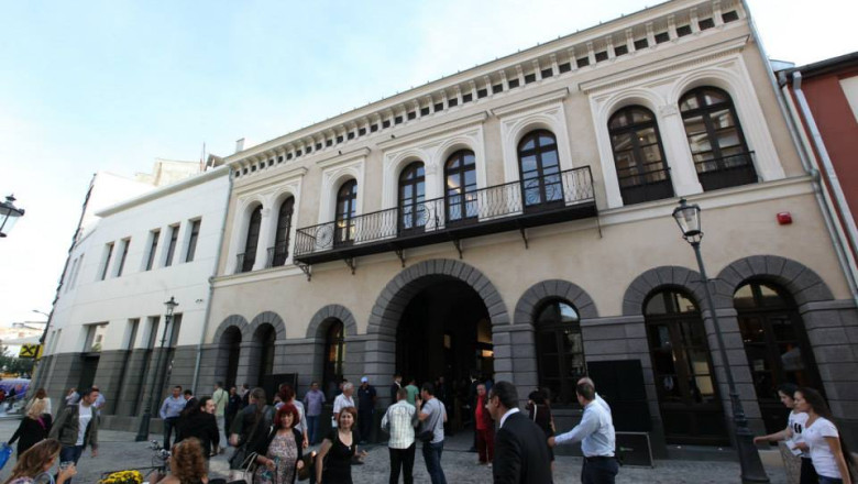 FOTO VIDEO. Hanul Gabroveni si-a recapatat stralucirea de acum 200 de ani Imagine