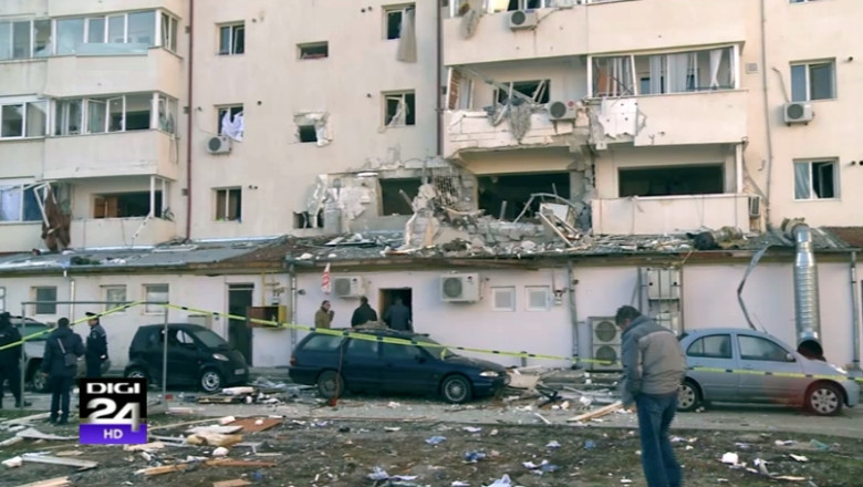 FOTO VIDEO Ipoteza in cazul exploziei de la Calarasi: un locatar ar fi vrut sa se sinucida si ar fi taiat furtunul de gaze Imagine