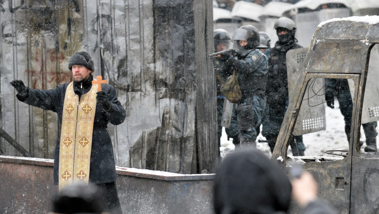 FOTO VIDEO. Violentele de la Kiev in imagini Imagine