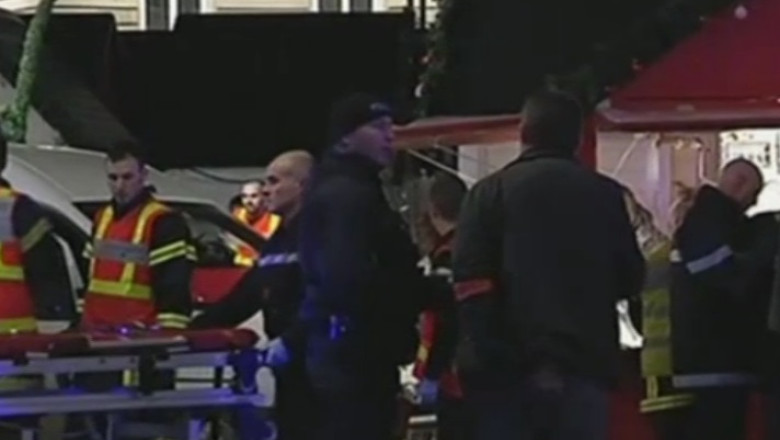 Franta. 17 raniti intr-un accident suspect la un targ de Craciun Imagine