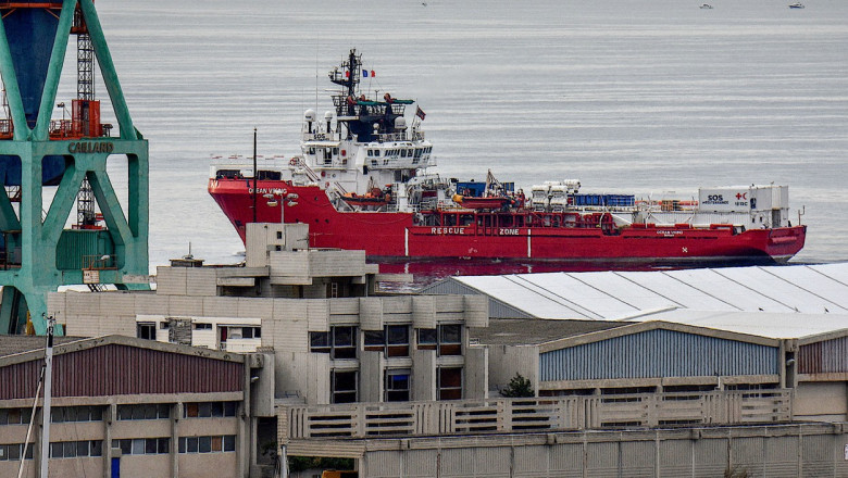 Franta cere UE "sa se pronunte foarte rapid" fata de refuzul Italiei de a mai primi migrantii recuperati din Marea Mediterana Imagine