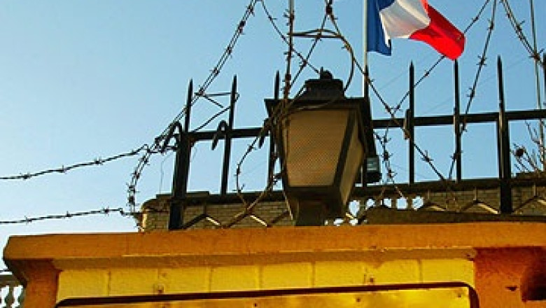 Franta, Germania si Marea Britanie iau masuri similiare cu ale SUA si inchid ambasadele din cauza unor amenintari teroriste Imagine