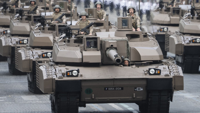 Franta preseaza UE pentru coridoare de transport rapid al trupelor si un coordonator unic de mobilitate militara Imagine