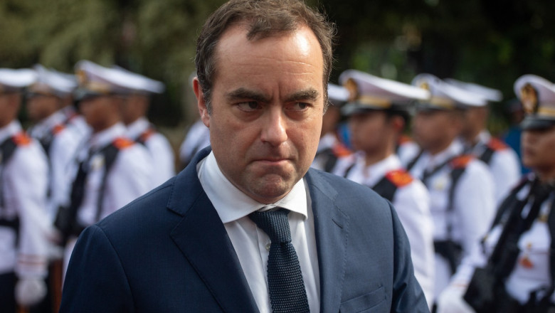 Franta propune ca garantie de securitate pentru Ucraina infiintarea de „stocuri de arme” in tarile UE  Imagine