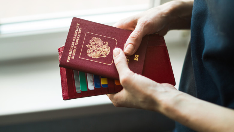 Franta respinge in masa cereri de viza venind din Rusia, de teama infiltrarii spionilor Imagine