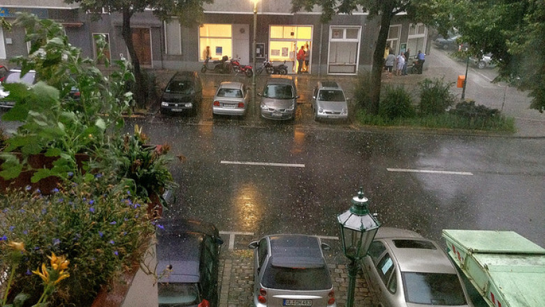 Franta si Germania, ravasite de furtuni. Transportul feroviar a fost blocat in ambele tari Imagine