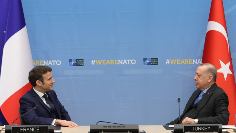 Franta si Turcia propun planuri rivale pentru scoaterea cerealelor din Ucraina (The Guardian) Imagine