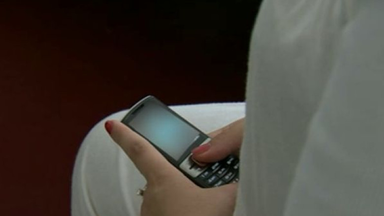 FRAUDA. Romanii, somati prin SMS sa plateasca impozite fictive Imagine