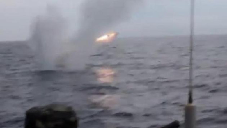 Fregata supravegheata de rusi revine in port  Imagine