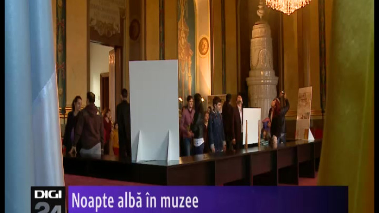 Frescele originale din Sala de Onoare a Palatului Baroc, scoase de sub stratul de var cu care au fost acoperite de comunisti Imagine