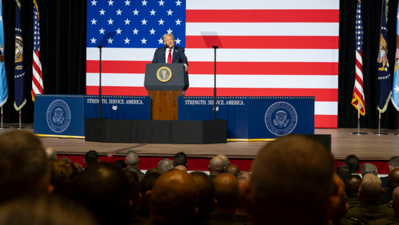 Frica, laude si tacere - reactii la intalnirea lui Trump cu generalii americani Imagine