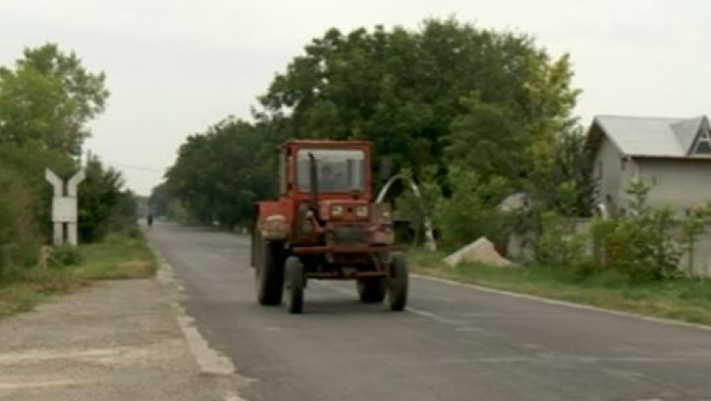 Fuga de saracie. Sute de romani au plecat dintr-un sat de langa Giurgiu sa stranga recoltele spaniolilor Imagine