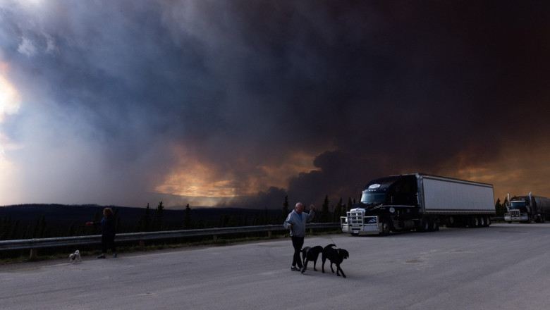 Fumul degajat de incendiile violente din Canada a ajuns in Europa. Ce arata datele Copernicus Imagine