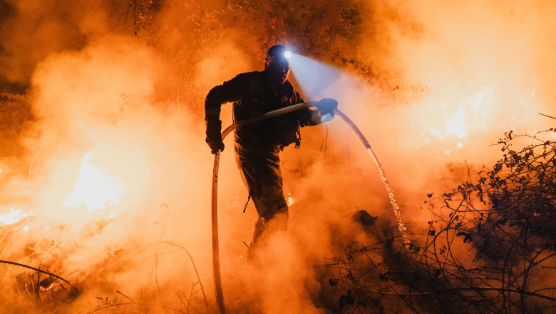 Fumul provocat de incendiile forestiere este mult mai periculos decat se credea, arata un studiu. Cati europeni a ucis in ultimii ani Imagine