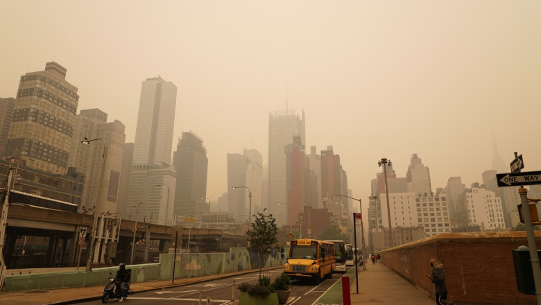 Fumul toxic care a acoperit New York, in urma incendiilor din Canada, ar fi putut scurta viata oamenilor cu o ora. Ce spun specialistii Imagine