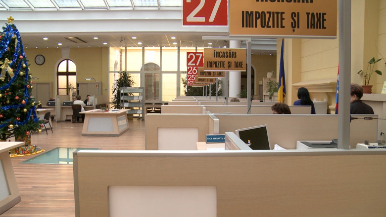 Functionarii au muncit sambata, ca sa recupereze zilele libere de sarbatori Imagine