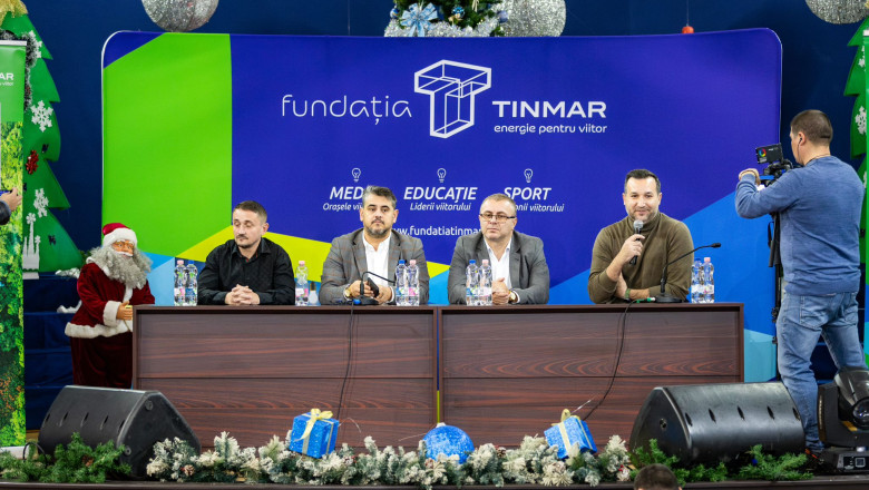 Fundatia Tinmar acorda burse de merit in valoare de 500 € elevilor cu rezultate exceptionale Imagine