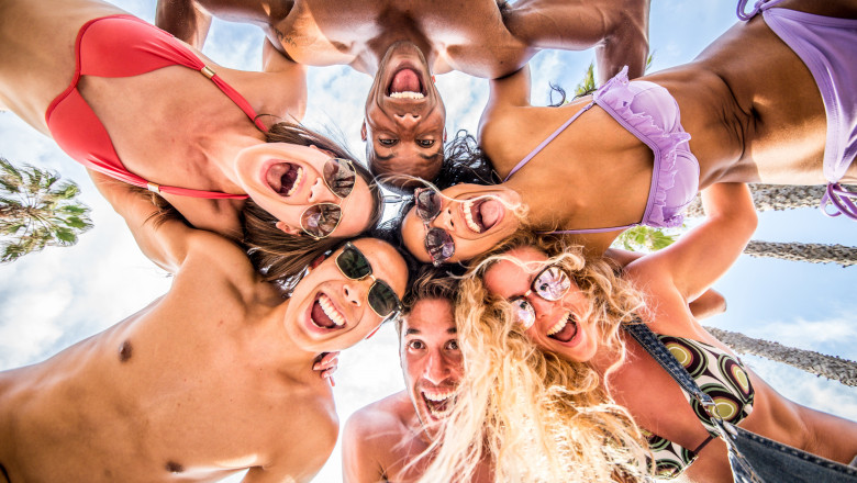 „Funny gas” face victime printre tineri pe litoral. Odata inhalat, poate duce la paralizie si chiar infarct Imagine