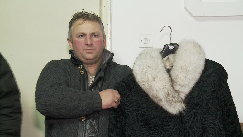 Furt de haine de blana Imagine