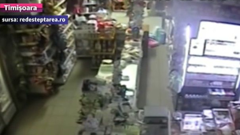 Furt suprins de camerele de supraveghere. Magazinul a fost spart a treia oara de hoti Imagine
