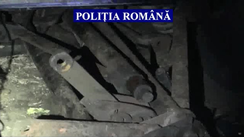 Furtul anului: tona de fier si omul. 11 barbati din 6 judete au furat 11 tone de componente feroviare  Imagine