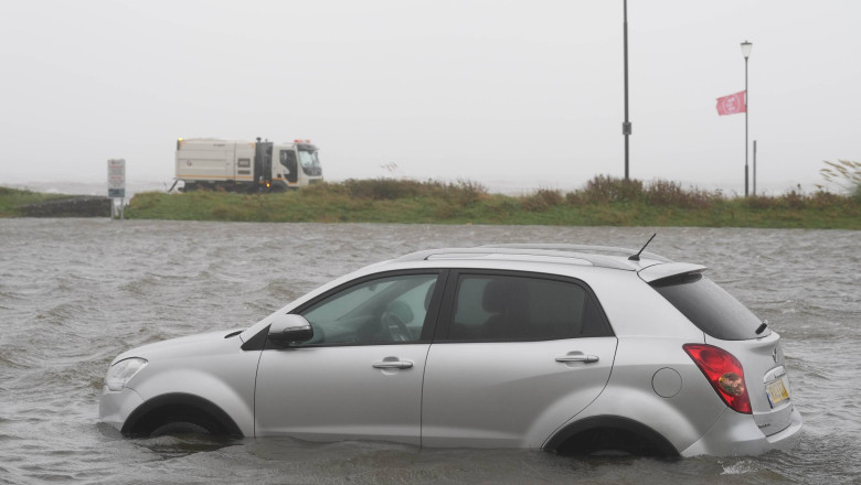 Furtuna Amy face ravagii in Regatul Unit: un mort si sute de mii de oameni fara curent. „A lovit mult mai puternic decat se astepta” Imagine