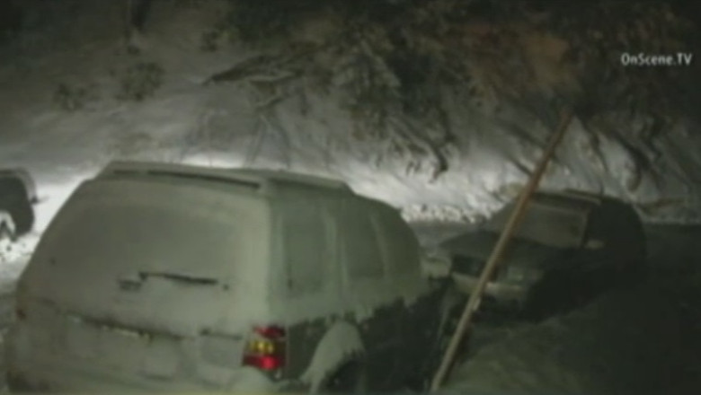 Furtuna de zapada in California. Peste 100 de masini au ramas blocate pe o autostrada din sudul statului Imagine