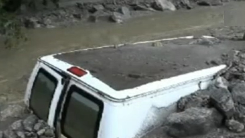 Furtuni in sudul Californiei. 500 de copii au ramas blocati intr-o tabara Imagine