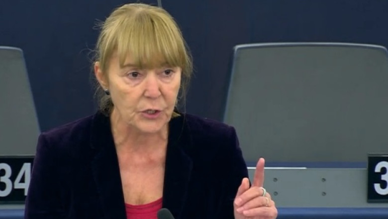 G4Media: Monica Macovei, implicata intr-un accident in care un motociclist a fost grav ranit. Ce a scris fostul ministru pe Facebook Imagine