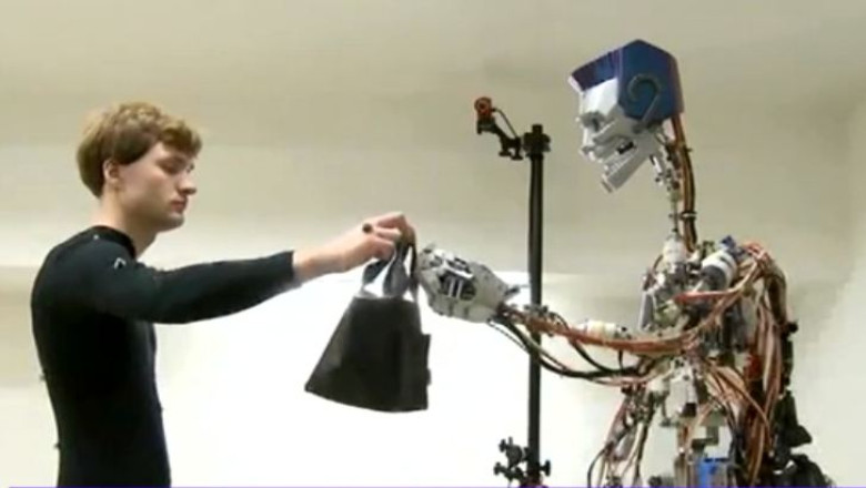 GADGET. Cercetatorii Disney lucreaza la roboti mai gratiosi pentru parcurile de distractii Imagine