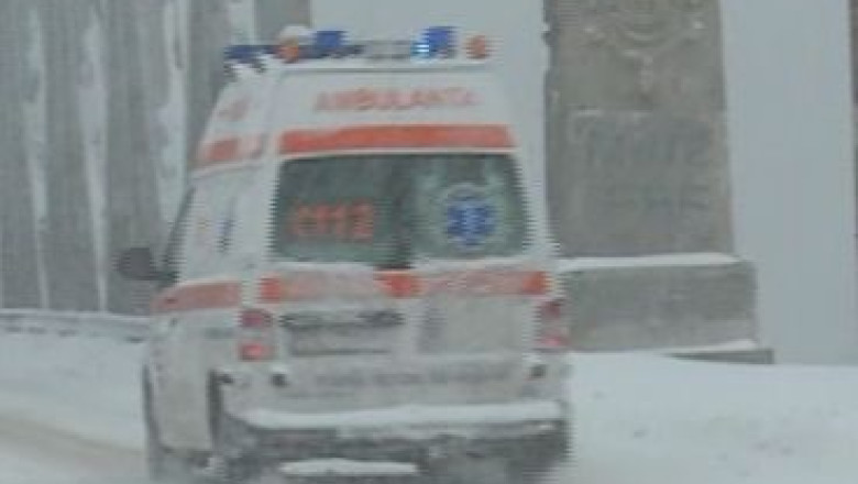 GALATI. Gravida dusa la ambulanta cu snowmobilul Imagine