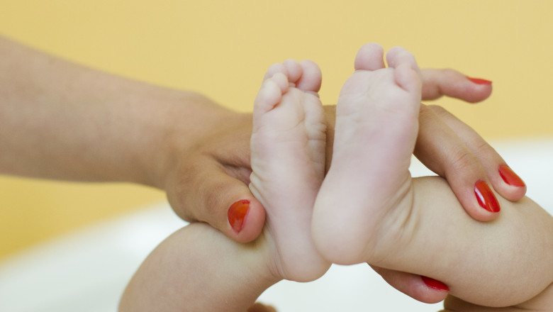 GALAtI. O mama si-a batut copilul de patru luni pana l-a bagat in spital. Femeia risca 15 ani de inchisoare Imagine