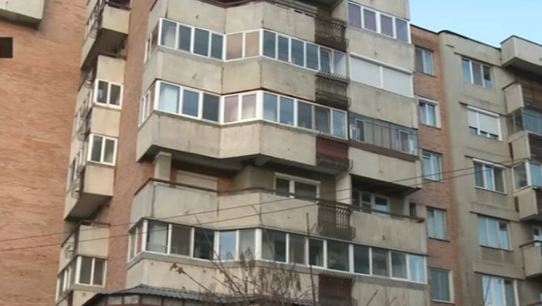 Galati. Patru suspecti, arestati pentru inselaciuni imobiliare Imagine