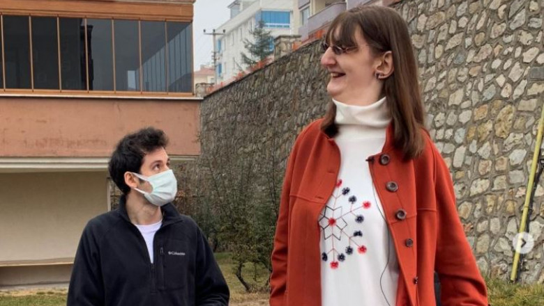 GALERIE FOTO. Cea mai inalta femeie din lume a doborat alte trei recorduri mondiale Imagine
