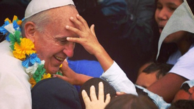 GALERIE FOTO Papa Francisc are cont pe Instagram. Aproape 8000 de fani urmaresc contul Suveranului Pontif Imagine