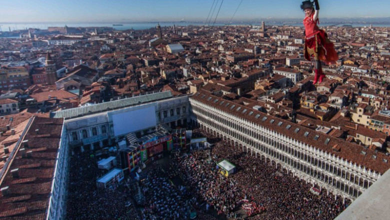 GALERIE FOTO VIDEO Costumele Carnavalului de la Venetia Imagine