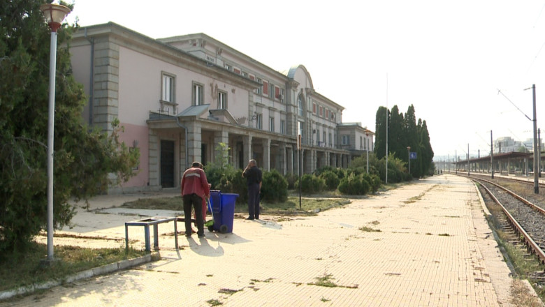 Gara Internationala Nicolina, o amintire. Cladirea este intr-o stare avansata de degradare Imagine