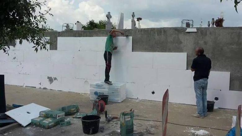 Gardul unui cimitir din Craiova, izolat termic si fonic Imagine