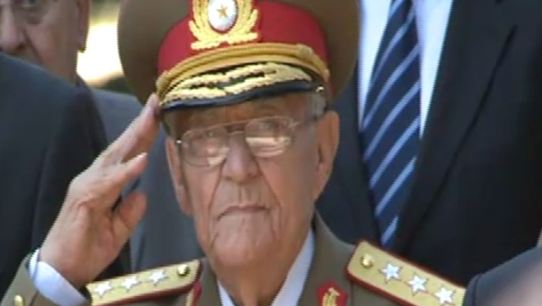 Generalul Victor Goanta, veteran de razboi, a fost decorat de presedintele Slovaciei Imagine