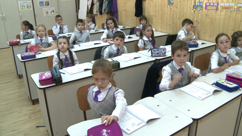 Generatia care invata fara manuale Imagine