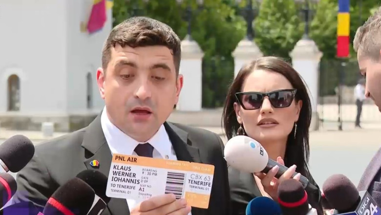 George Simion i-a dus un „cadou” lui Klaus Iohannis: De ziua lui, un bilet doar dus spre Tenerife Imagine