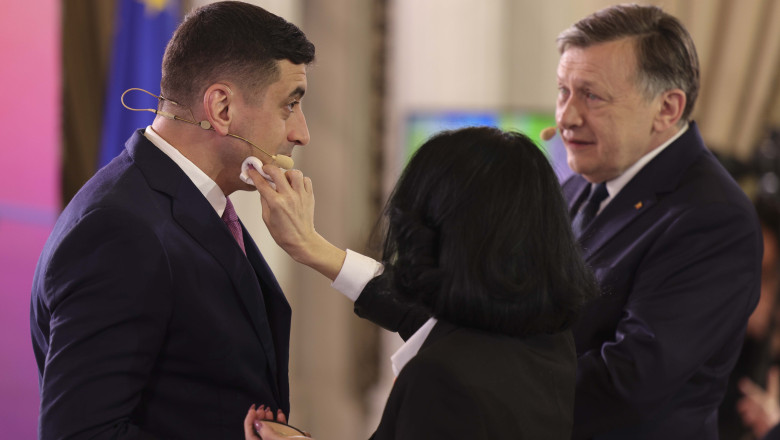 George Simion le-ar fi cerut membrilor AUR sa nu il mai atace pe Nicusor Dan, ci pe Crin Antonescu. Partidul denunta un „fals grosolan” Imagine